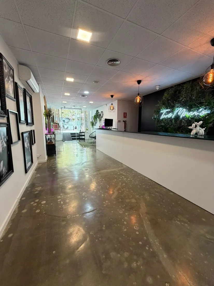 Recepción y mostrador del estudio